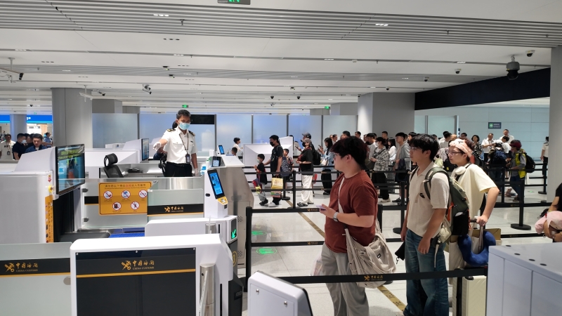 成都海关保障双流国际机场港澳台地区客运航线重启 (2)